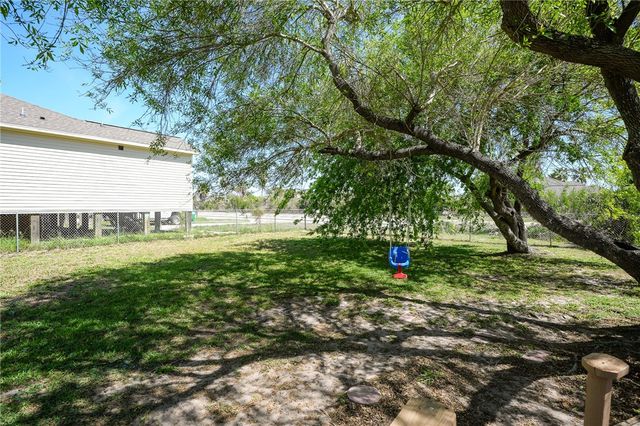 244 E Magnolia Ave, Aransas Pass, TX 78336