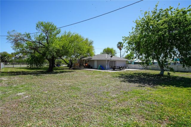 244 E Magnolia Ave, Aransas Pass, TX 78336