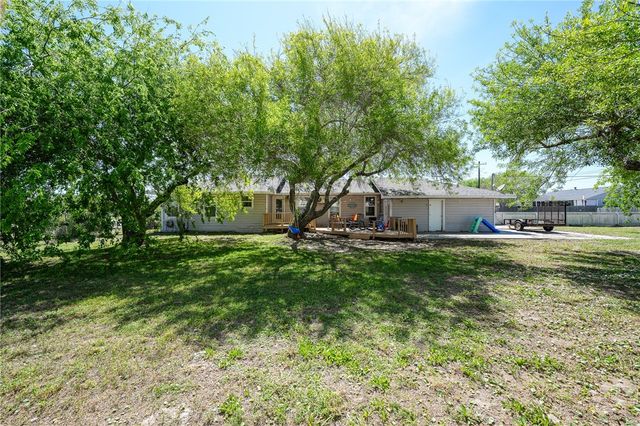 244 E Magnolia Ave, Aransas Pass, TX 78336