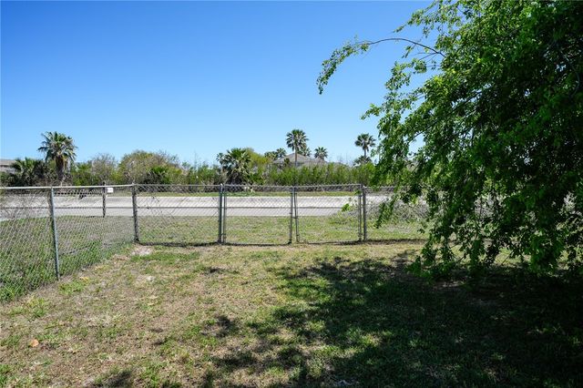 244 E Magnolia Ave, Aransas Pass, TX 78336