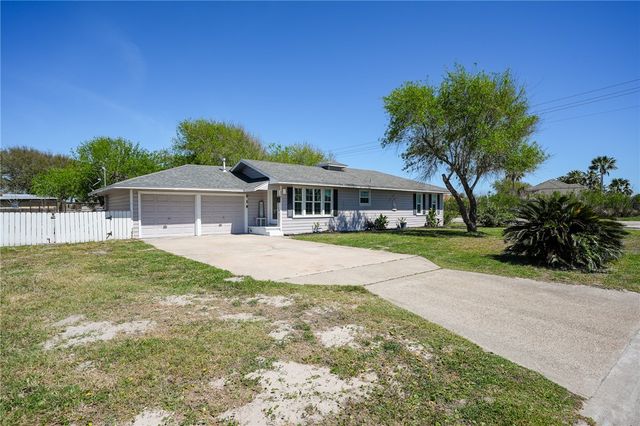 244 E Magnolia Ave, Aransas Pass, TX 78336