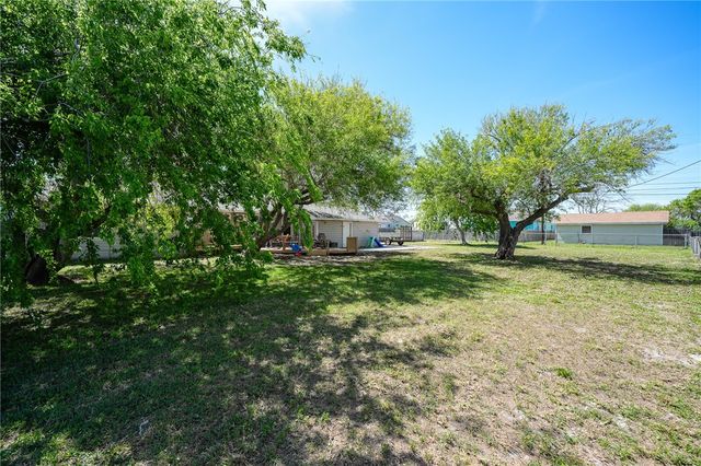 244 E Magnolia Ave, Aransas Pass, TX 78336