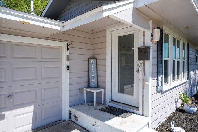 244 E Magnolia Ave, Aransas Pass, TX 78336