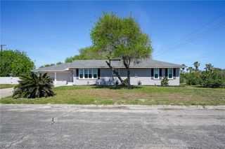 244 E Magnolia Ave, Aransas Pass, TX 78336