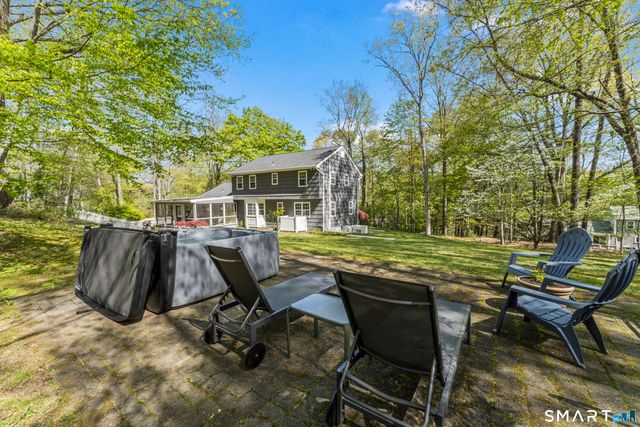 7 Arapaho Road, Brookfield, CT 06804