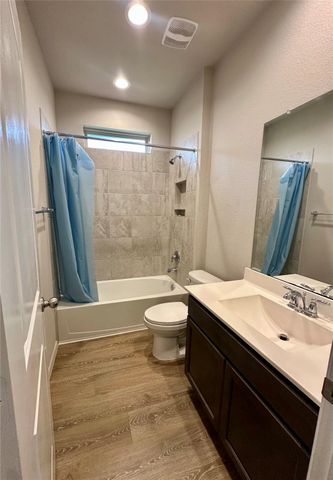 454 Westlake Landing, Conroe, TX 77304