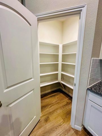 454 Westlake Landing, Conroe, TX 77304