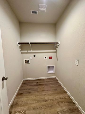 454 Westlake Landing, Conroe, TX 77304