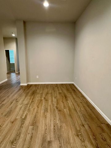 454 Westlake Landing, Conroe, TX 77304