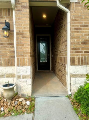 454 Westlake Landing, Conroe, TX 77304