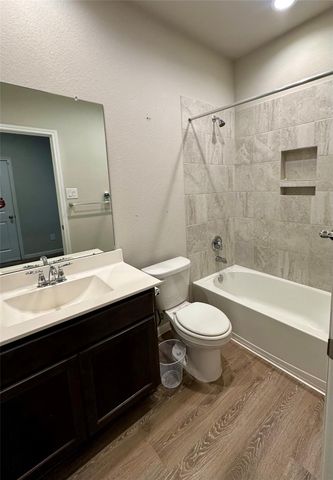 454 Westlake Landing, Conroe, TX 77304