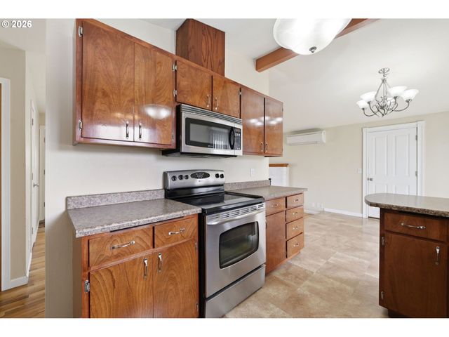 3698 REVELL St, Eugene, OR 97404