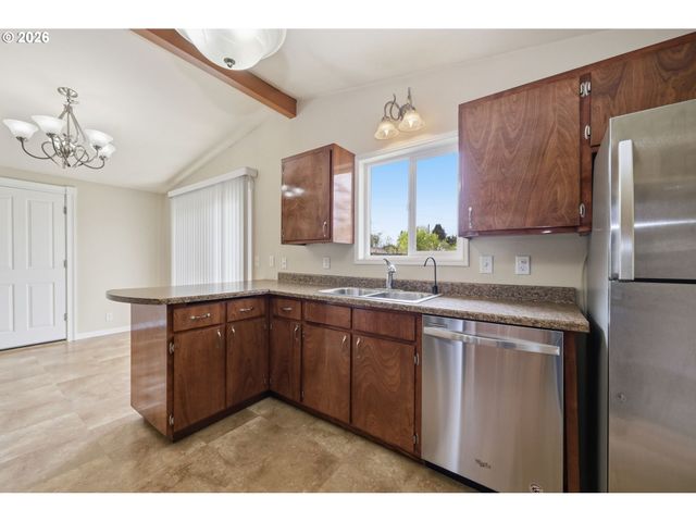 3698 REVELL St, Eugene, OR 97404