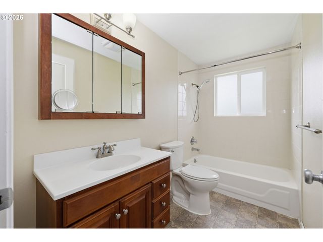 3698 REVELL St, Eugene, OR 97404