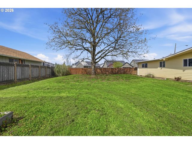 3698 REVELL St, Eugene, OR 97404