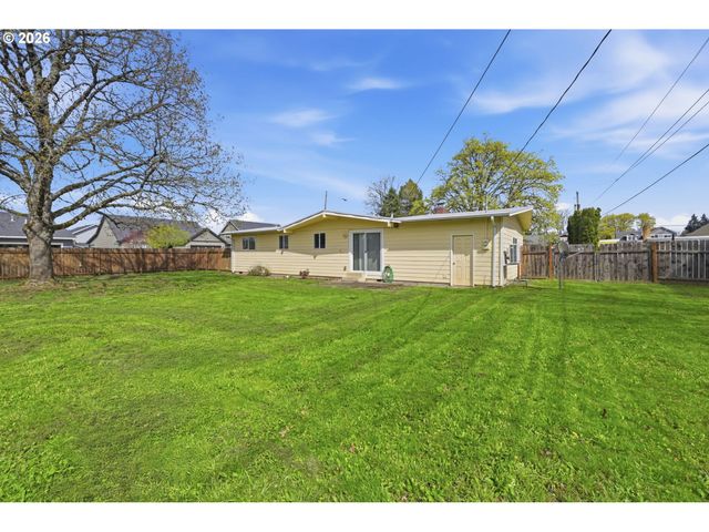 3698 REVELL St, Eugene, OR 97404