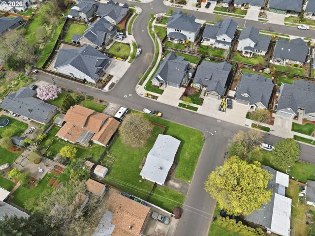 3698 REVELL St, Eugene, OR 97404