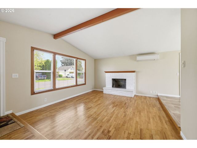 3698 REVELL St, Eugene, OR 97404