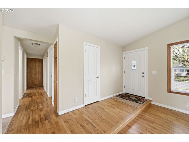 3698 REVELL St, Eugene, OR 97404