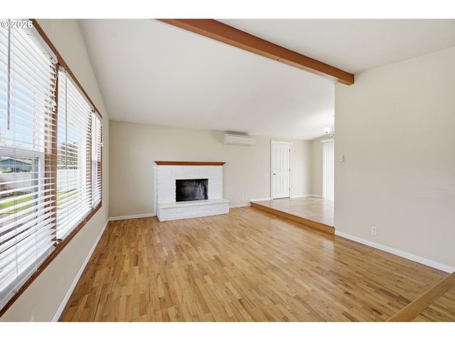 3698 REVELL St, Eugene, OR 97404