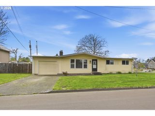 3698 REVELL St, Eugene, OR 97404