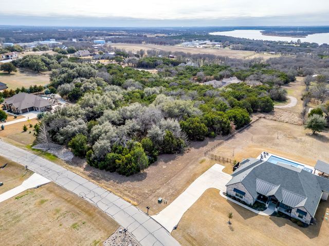 137 Helton Drive, Granbury, TX 76049