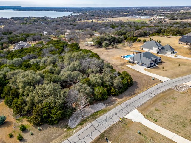 137 Helton Drive, Granbury, TX 76049