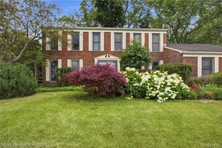 4259 Savoie Trail, West Bloomfield Charter Township, MI 48323