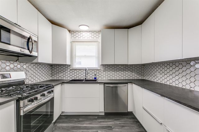 2447 E Houston ST, San Antonio, TX 78202