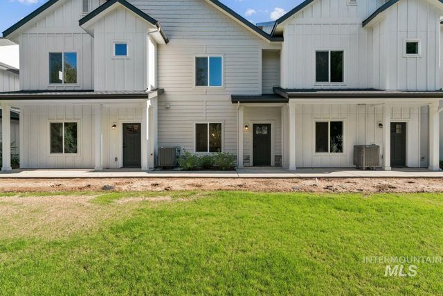 8287 W Latte Ln, Garden City, ID 83714 property photo