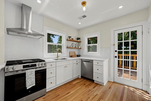804 Berkeley Avenue NW, Atlanta, GA 30318