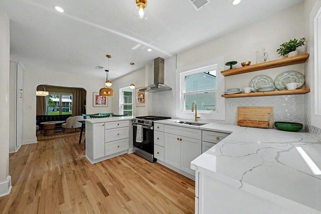 804 Berkeley Avenue NW, Atlanta, GA 30318