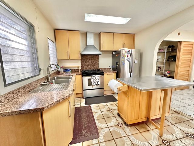 1843 B Liliha Street, Honolulu, HI 96817