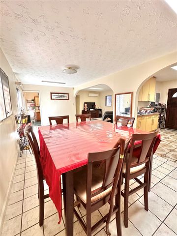 1843 B Liliha Street, Honolulu, HI 96817