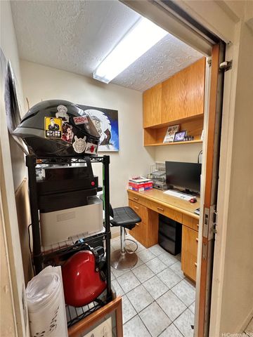 1843 B Liliha Street, Honolulu, HI 96817