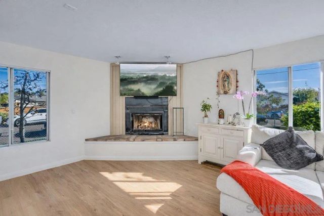 2866 Whitney, San Diego, CA 92111