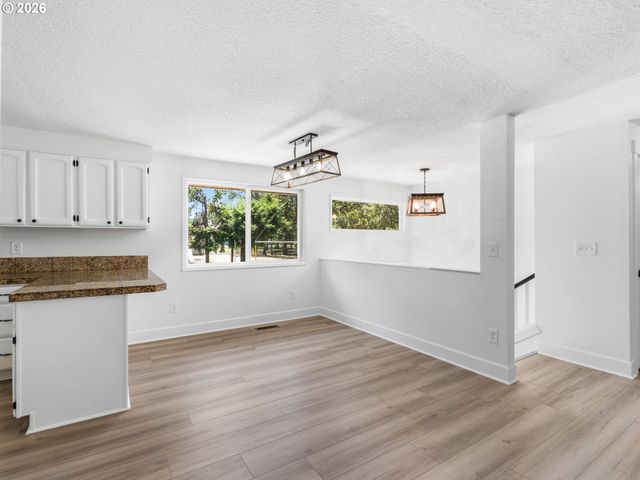 16720 Se Valley View Rd, Milwaukie, OR 97267