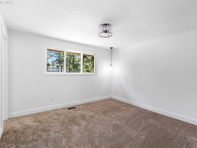 16720 Se Valley View Rd, Milwaukie, OR 97267