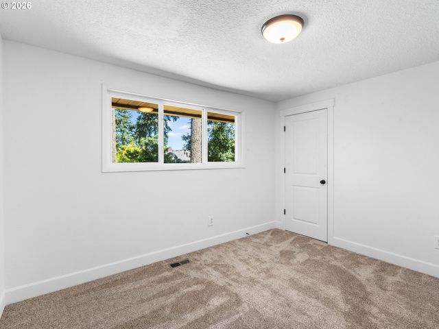 16720 Se Valley View Rd, Milwaukie, OR 97267