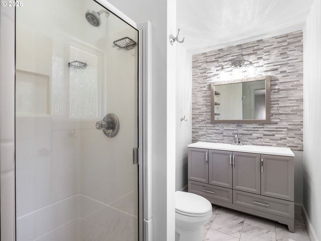 16720 Se Valley View Rd, Milwaukie, OR 97267