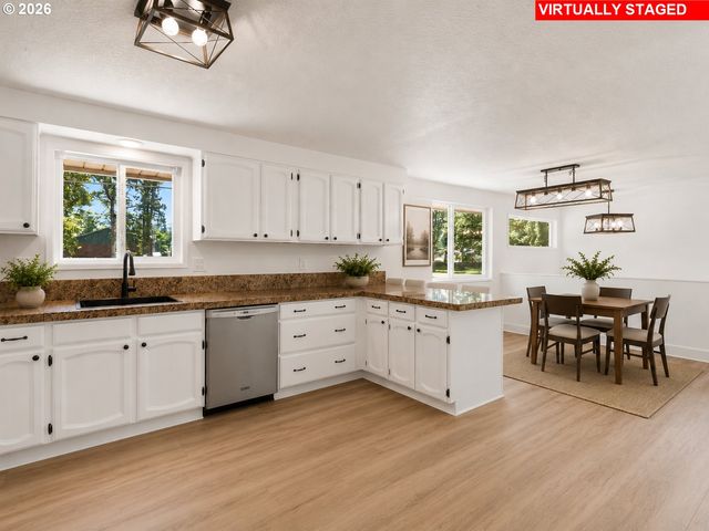 16720 Se Valley View Rd, Milwaukie, OR 97267