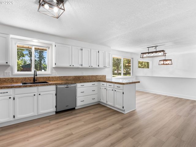 16720 Se Valley View Rd, Milwaukie, OR 97267
