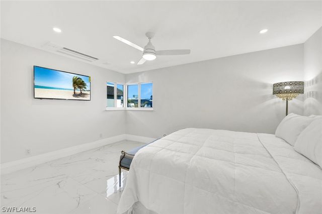 20 Kings RD A18, Naples, FL 34112