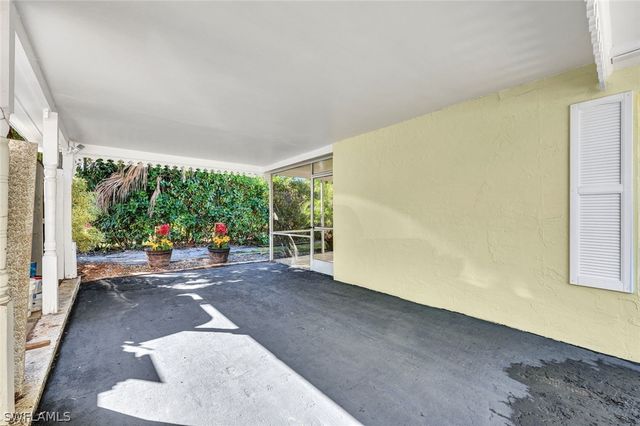 20 Kings RD A18, Naples, FL 34112