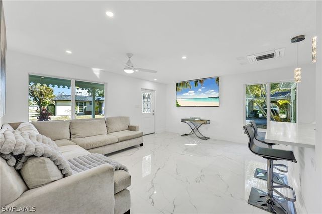 20 Kings RD A18, Naples, FL 34112