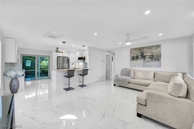 20 Kings RD A18, Naples, FL 34112