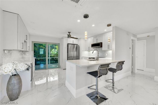 20 Kings RD A18, Naples, FL 34112