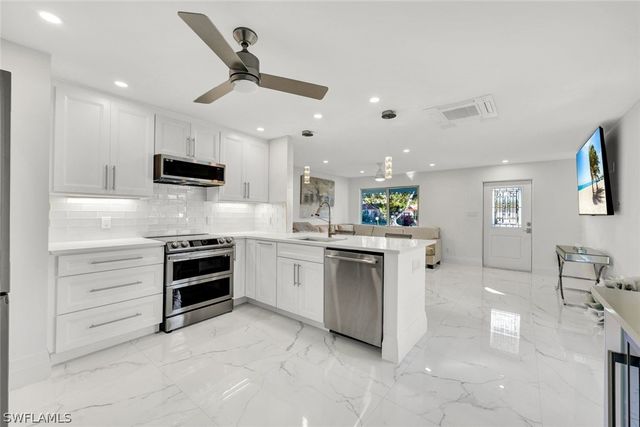 20 Kings RD A18, Naples, FL 34112