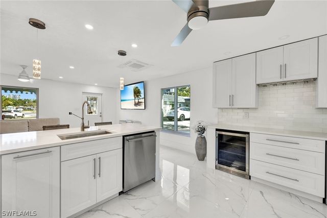 20 Kings RD A18, Naples, FL 34112