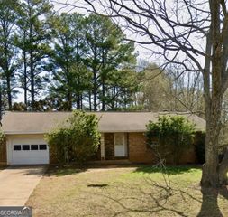 6378 Veracruse Drive, Morrow, GA 30260
